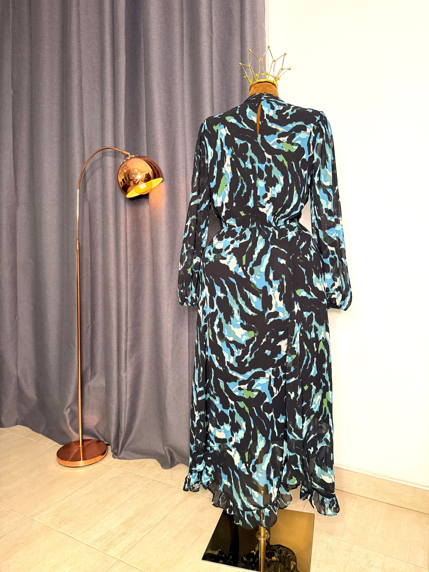 LOVE & ROSES Size 12 dress