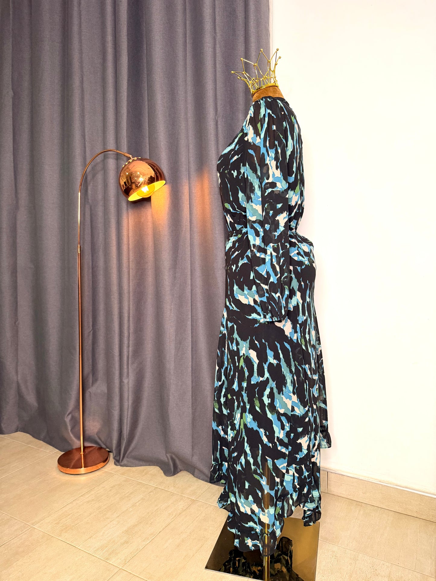 LOVE & ROSES Size 12 dress