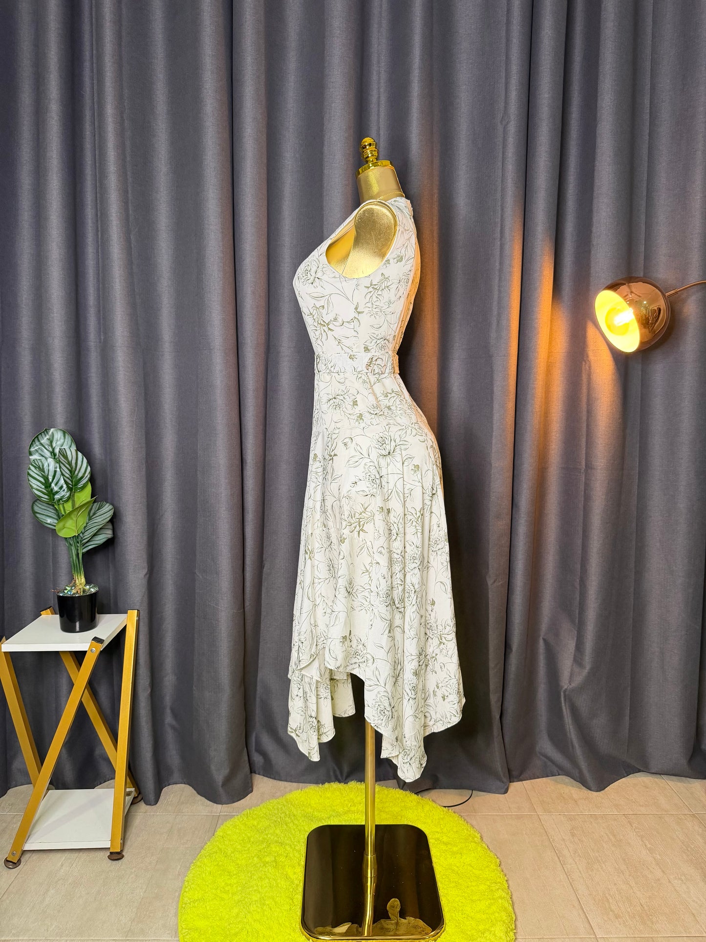CALVIN KLEIN Size 10/12 dress