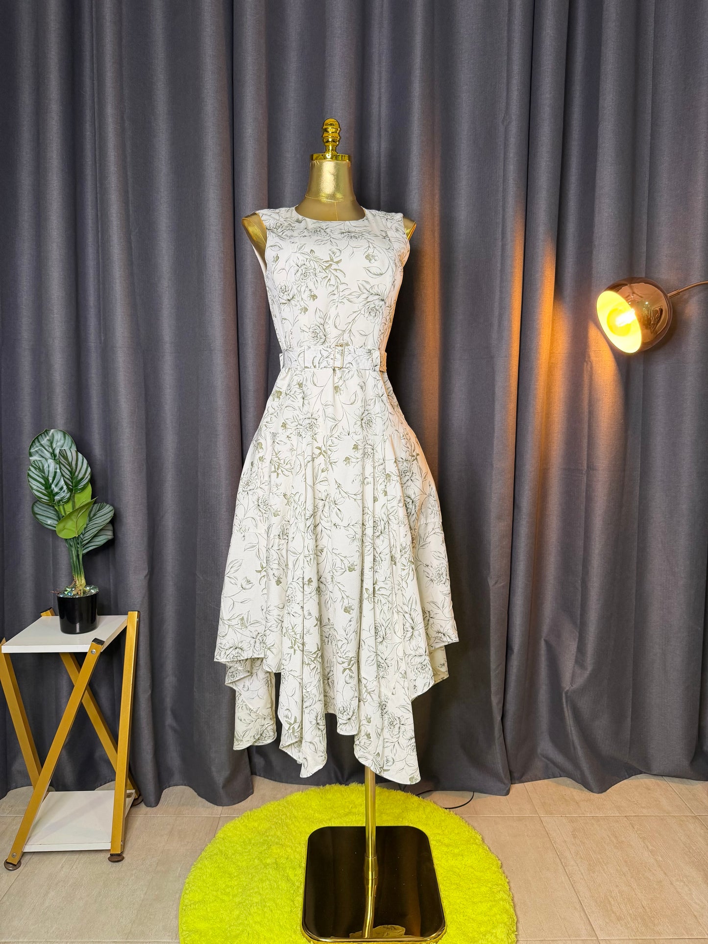 CALVIN KLEIN Size 10/12 dress