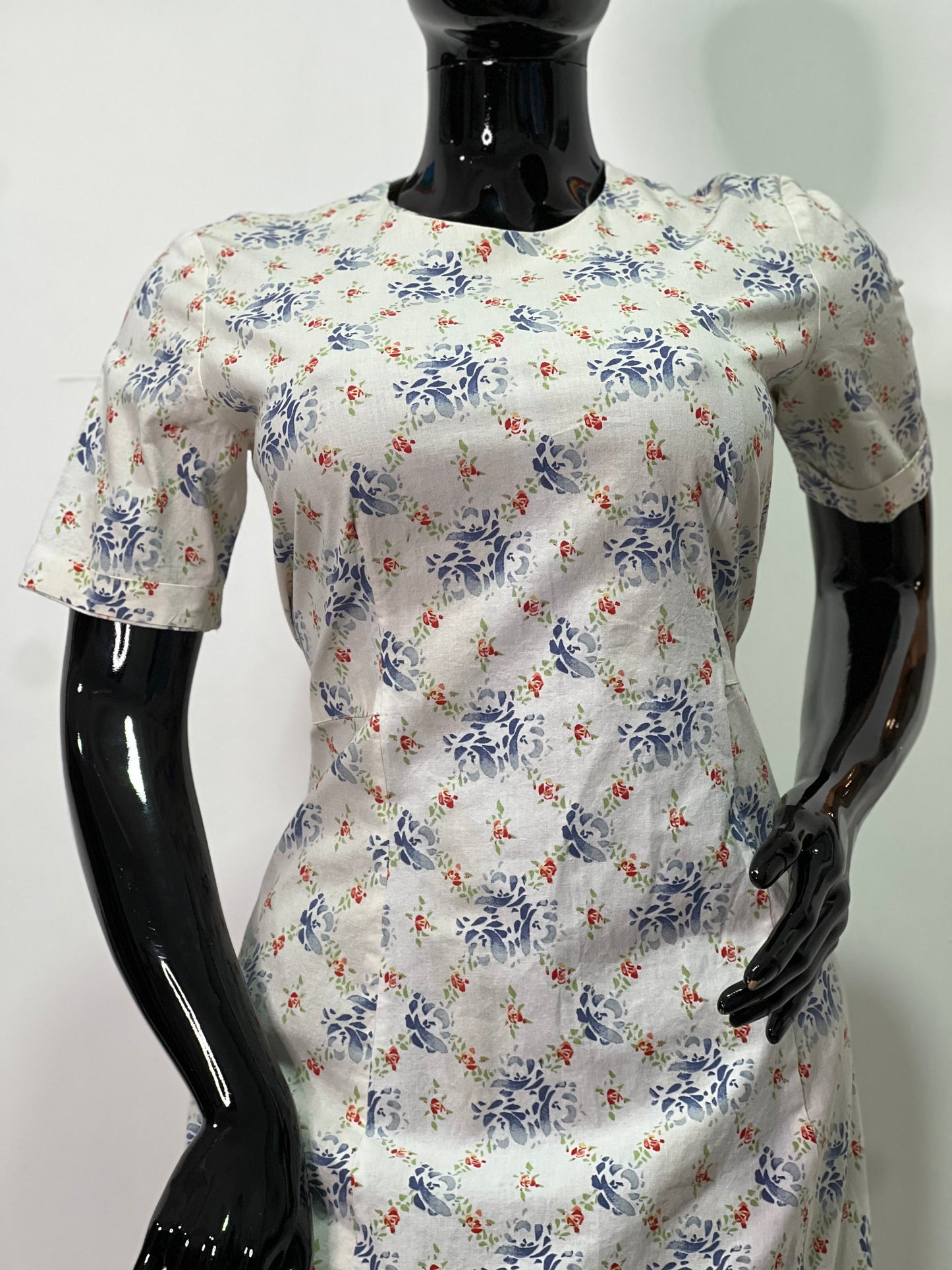 Size 14 Short sleeves floral dress