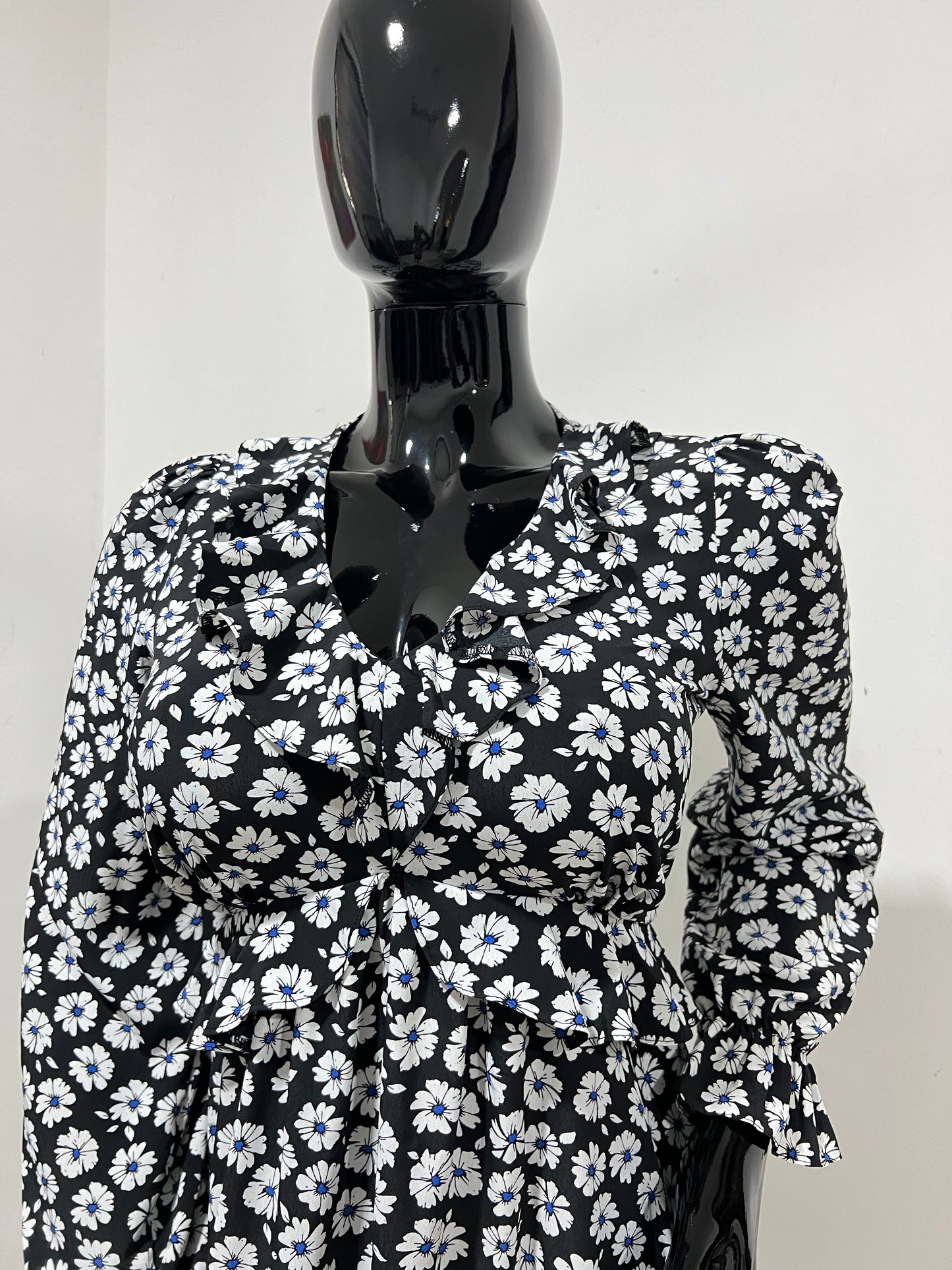 NEW LOOK - Size 14 black & white flowery dress